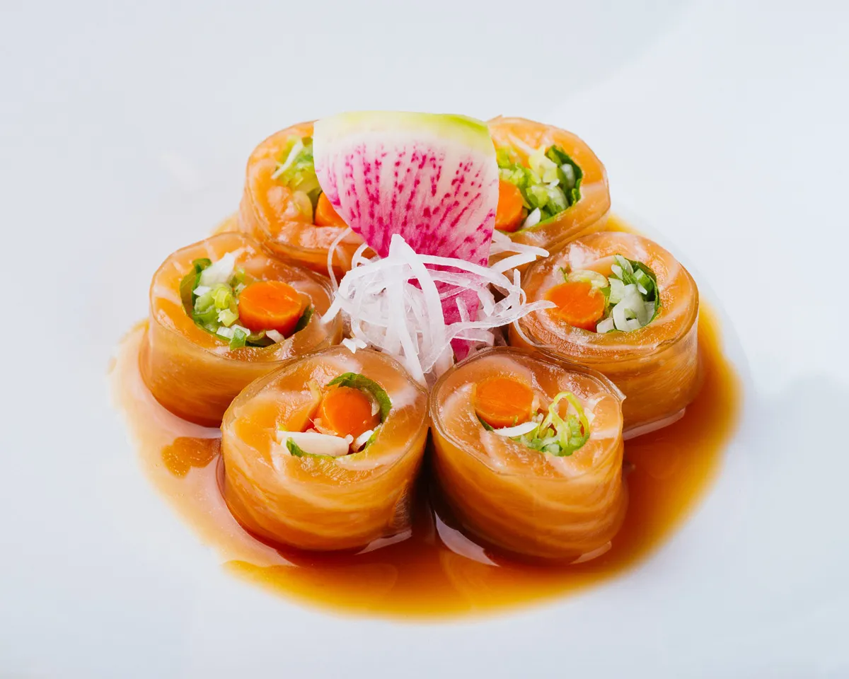 Salmon Kelp Roll