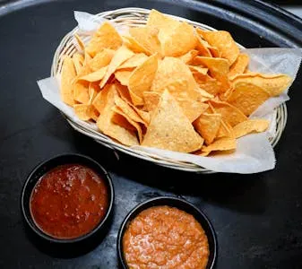 Half Pint Regular Salsa & Bag of Chips