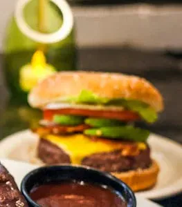 Amigos Bacon Cheeseburger