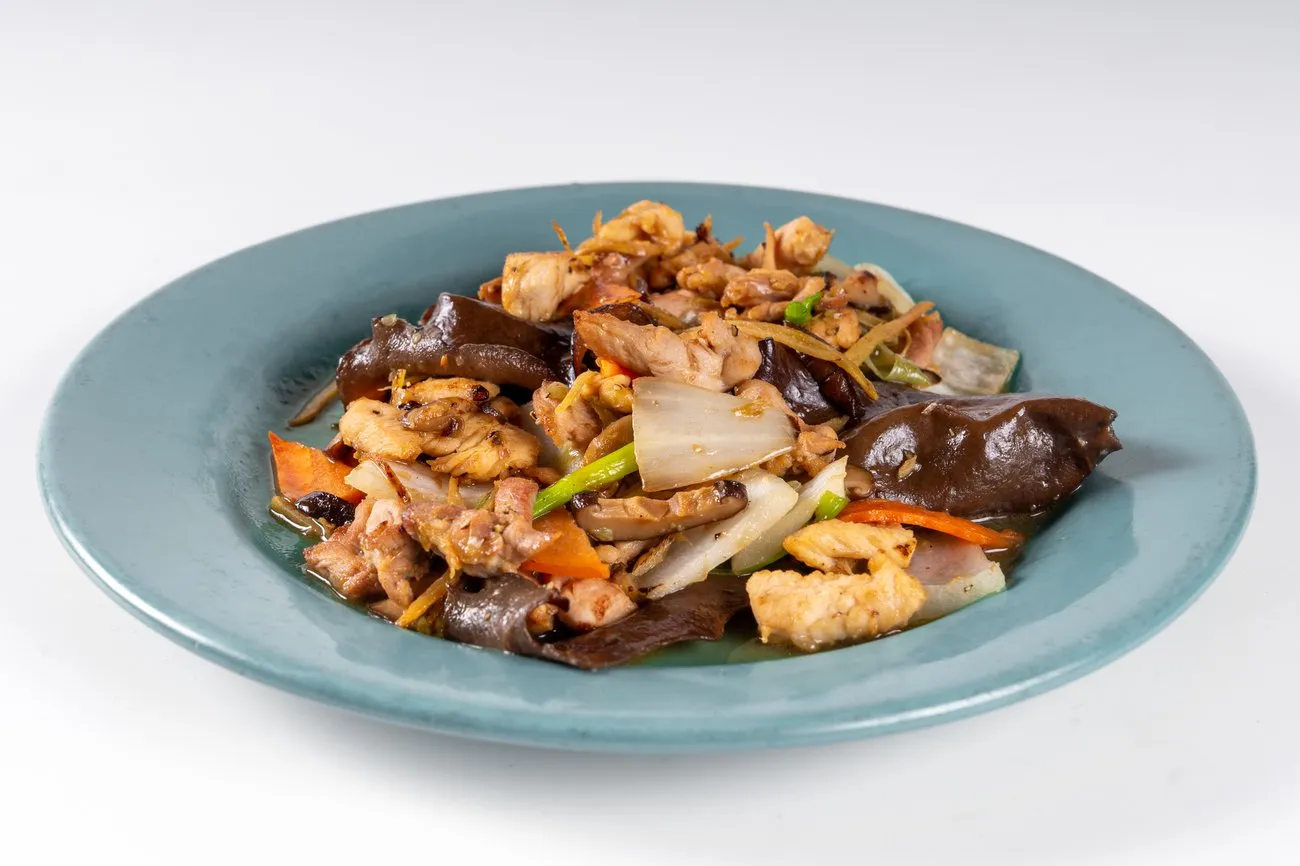 Black Mushroom Ginger Chicken