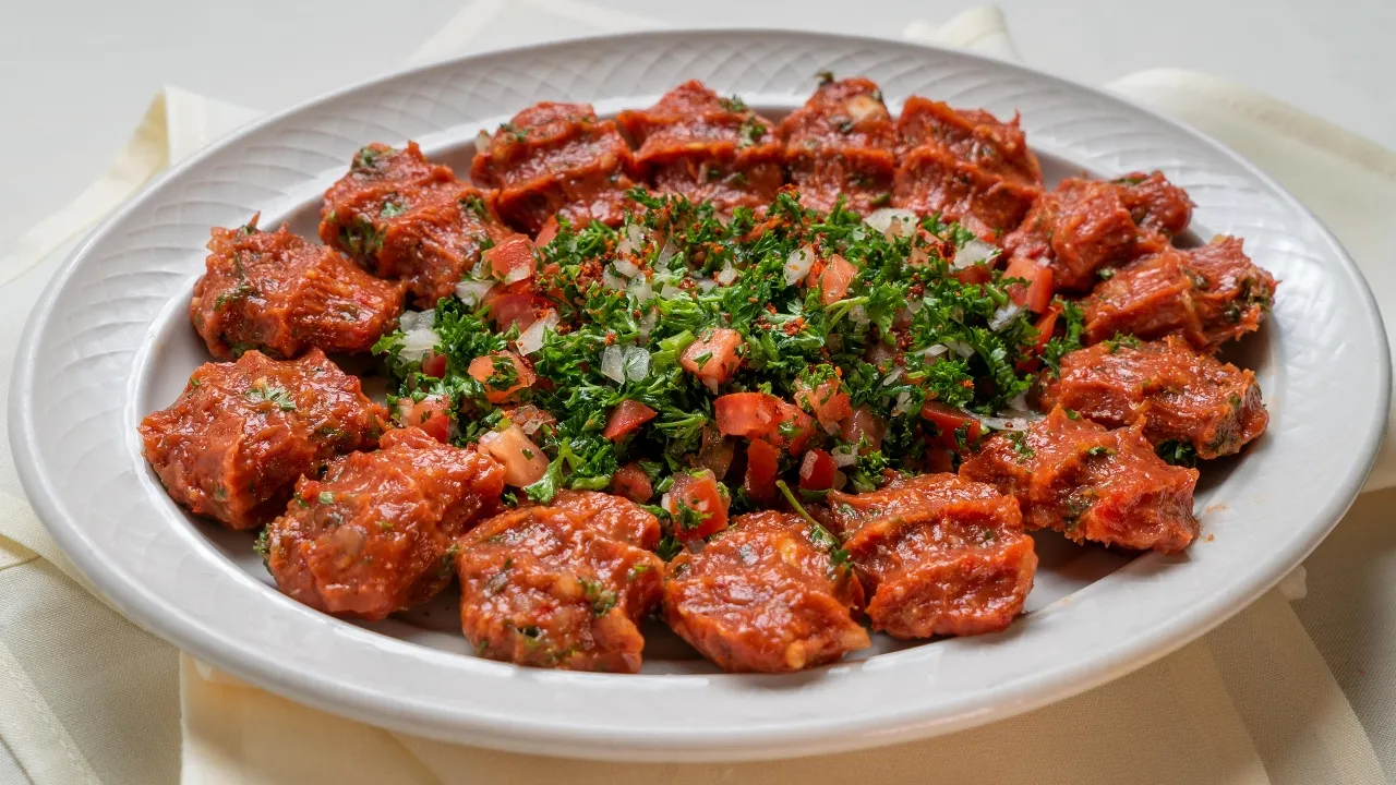 Kebbeh Orfaliyeh (Ourfa Style Chi-Kofta)