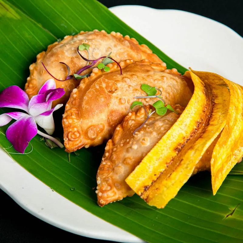 Empanadas De Carne O Pollo
