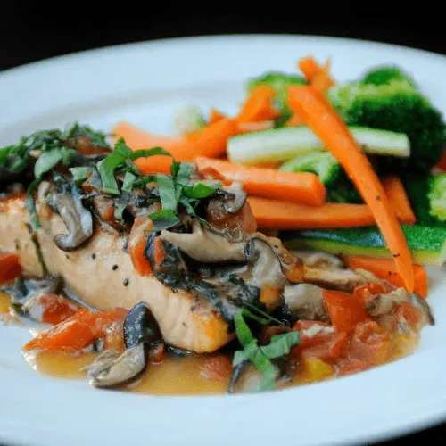 Salmone Funghi E Pomodoro