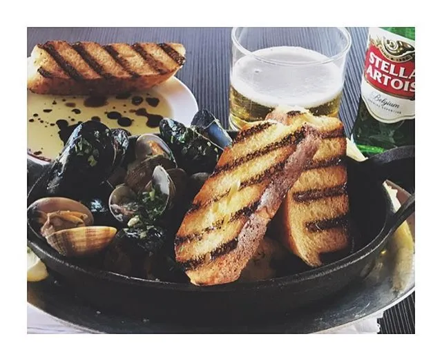 Steamed Mussels or Clams