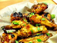 Tommy Want Wingy!