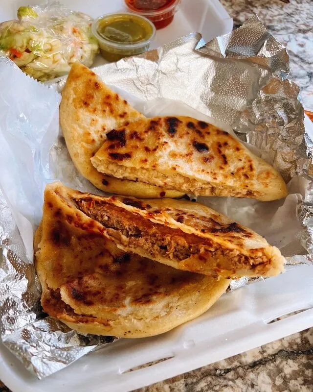 Chicharón Pupusa