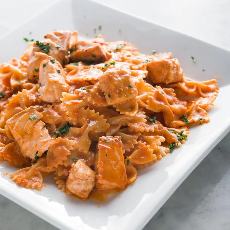 Farfalle Al Salmone