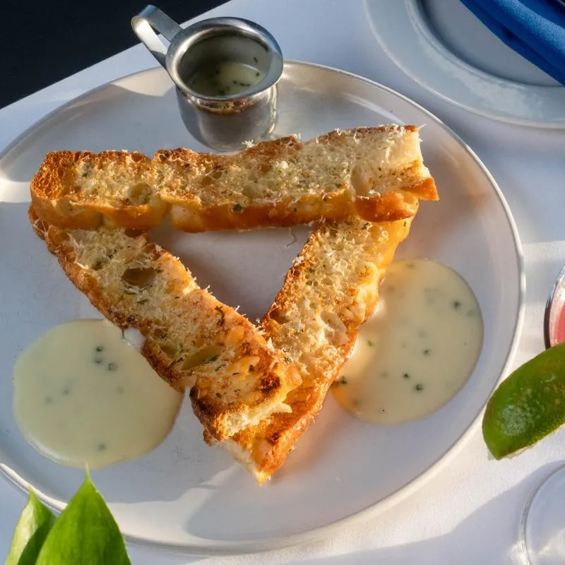 Garlic Bread with Four Cheese Fondue