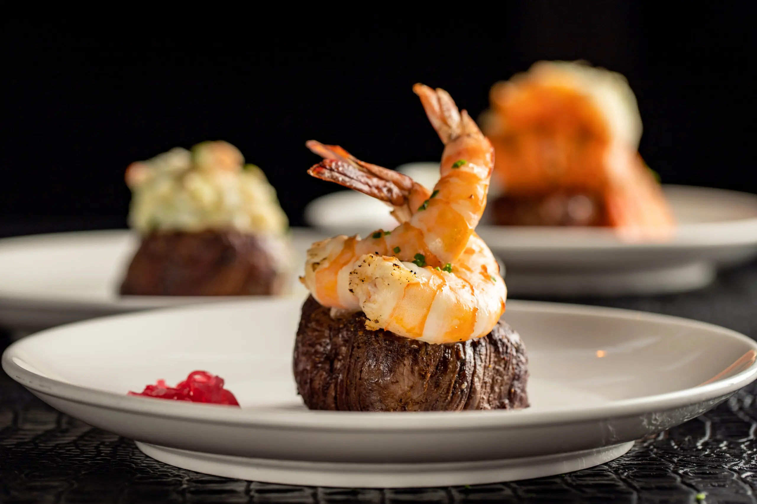 Filet 6oz & 3 Grilled Prawns