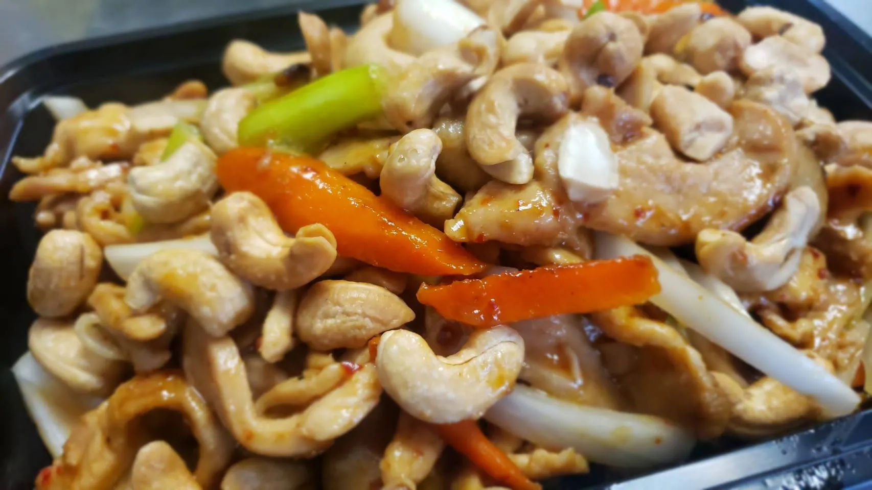 Cashew Nut Roasted Chili Chicken